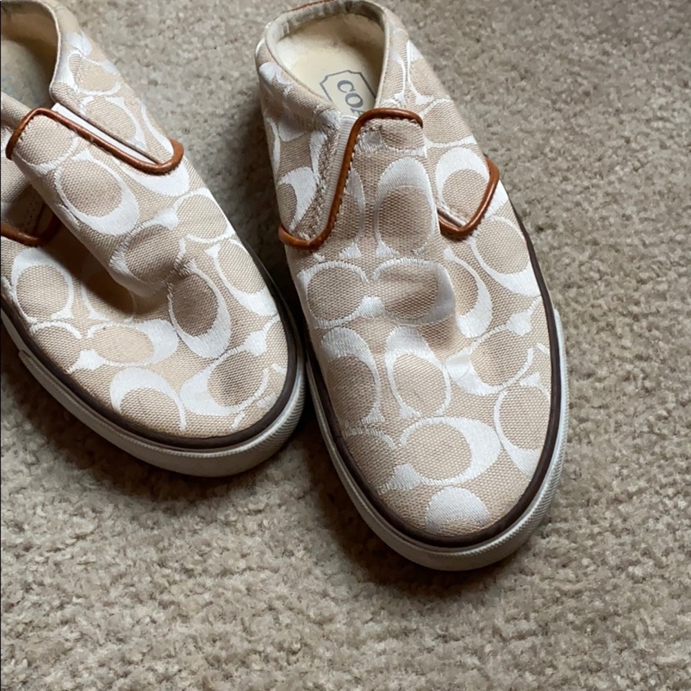Coach slide on size 8